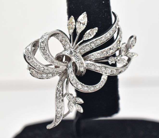 Stunningly  Beautiful 14K White Gold Diamond Brooch