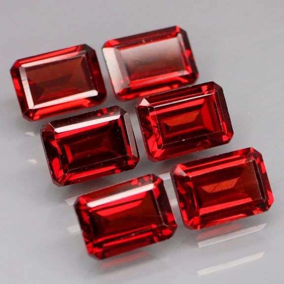Don't miss this pristine 8.18ct set of premium Garnets!