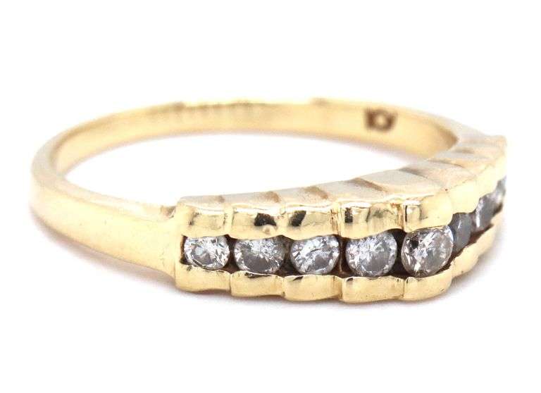 Cute Little 14K YG Diamond Pyramid Ring