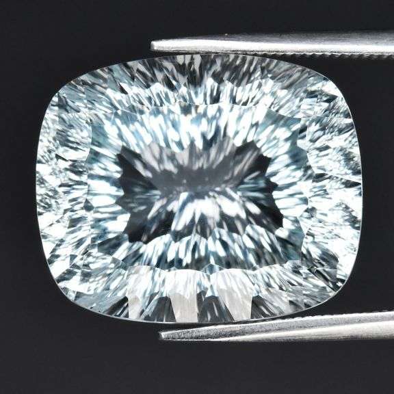 Expertly cut 18.48ct platinum blue IF grade Topaz!