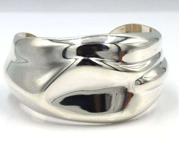 Gucci Free-Form wave bangle bracelet