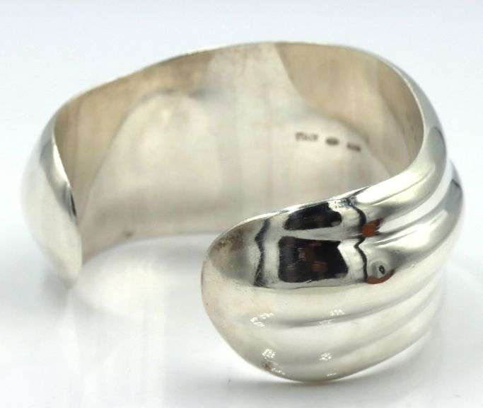 Gucci Free-Form wave bangle bracelet