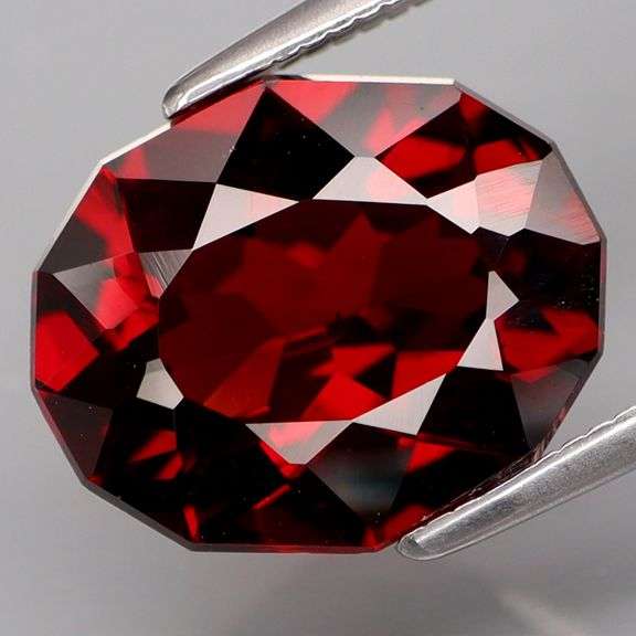 Elegant 4.75ct midnight crimson Mozambique Garnet!