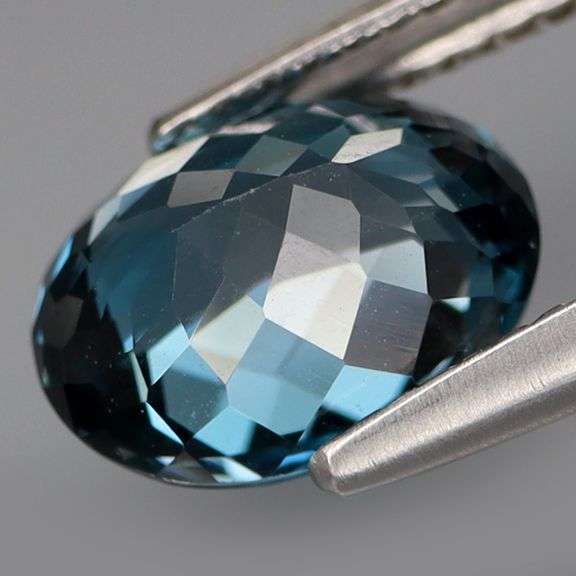 Top London blue! VS grade 3.13ct Brazilian Topaz!