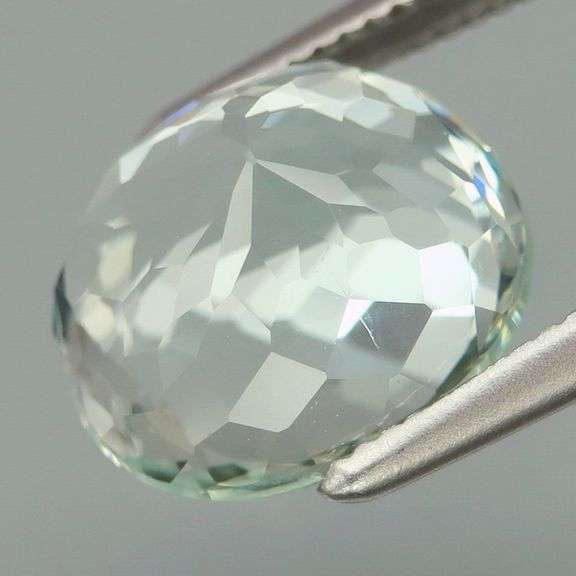 Insane flashing! 3.54 carats! Outstanding Brazilian Aquamarine!