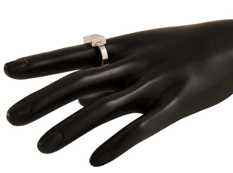 Chopard 0.05ct Happy Diamonds Square Ring in 18K