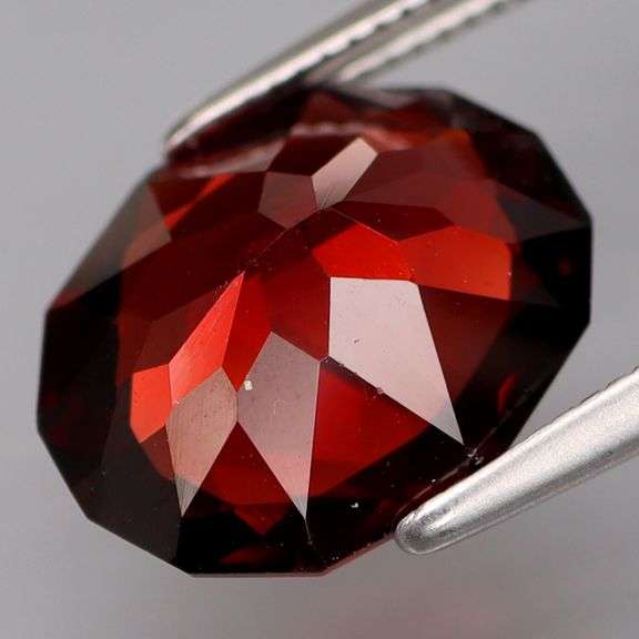 Elegant 4.75ct midnight crimson Mozambique Garnet!