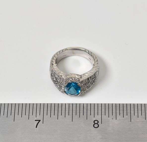 Sparkling 14K White Gold Blue Topaz Gemstone Ring with Diamond Accents