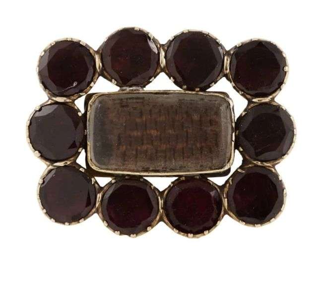 Antique 4.0ctw Garnet and Hair Mourning Ring in 8K