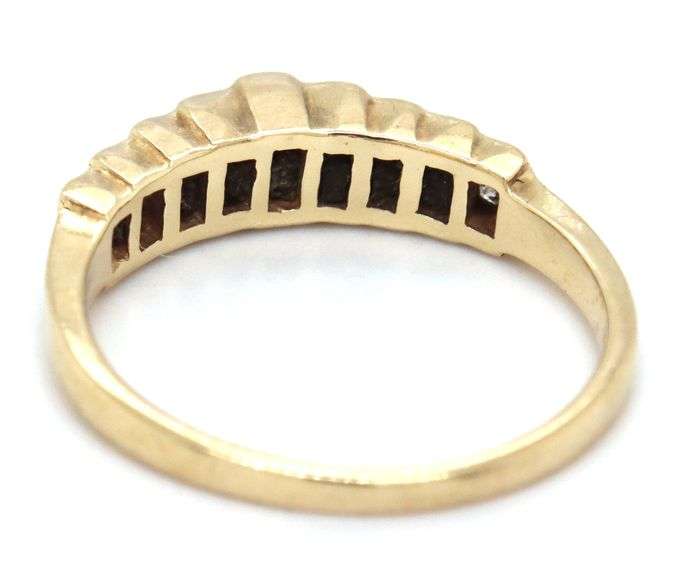 Cute Little 14K YG Diamond Pyramid Ring