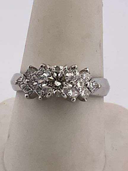 CERTIFIED BRAND NEW 18K WHITE GOLD  NATURAL DIAMONDS ENGAGEMENT RING
