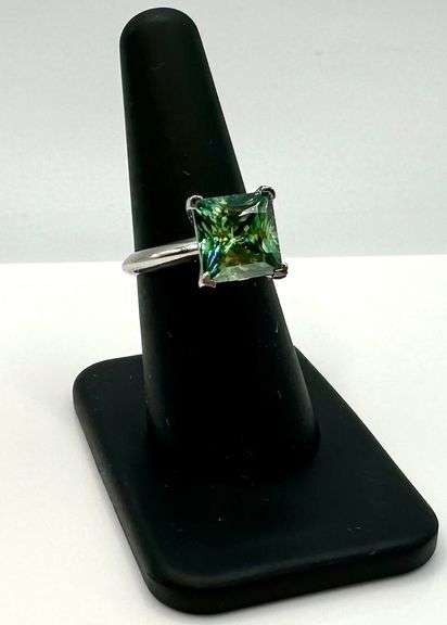 Extrordinary 9.5 Ct Russian Color Change Lab Created Alexandrite Princess Cut Ring
