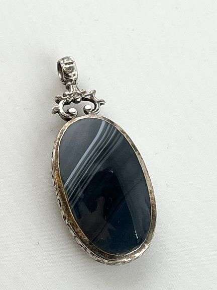 925 Sterling Silver Vintage Victorian Style Large oval Banded Agate Pendant