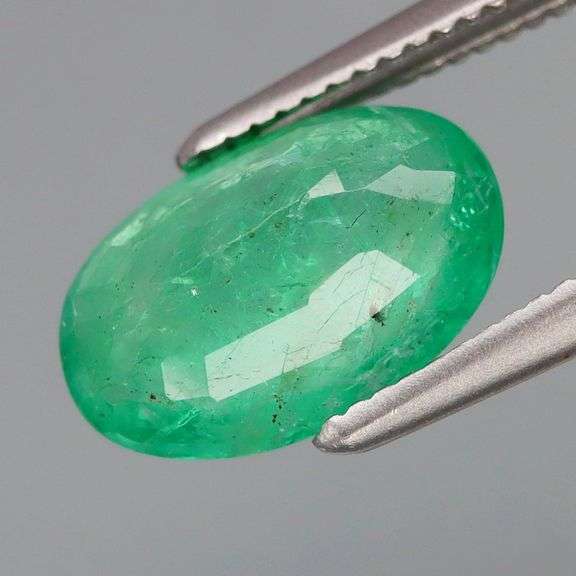 Incredible color! 1.58ct top green natural Colombian Emerald!