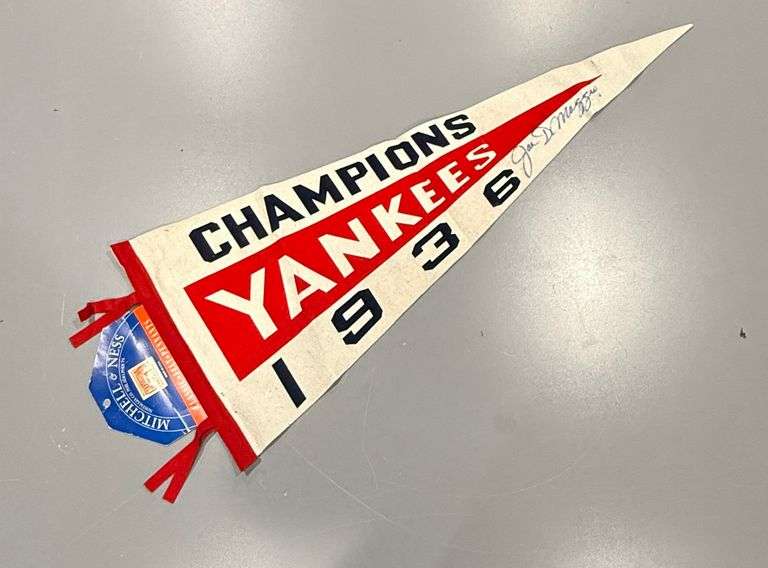 Joe DiMaggio HOF Yankees Signed/Auto pennant 1936