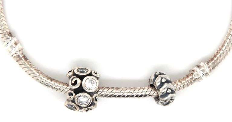 925 Sterling silver Pandora bracelet with 2 charms