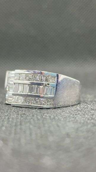 STUNNING BAGUETTE THREE ROW 14K WHITE GOLD RING