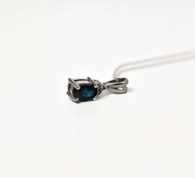 Stunning 14K White Gold Blue Saphhire Gemstone Pendant Necklace with Diamond Accents