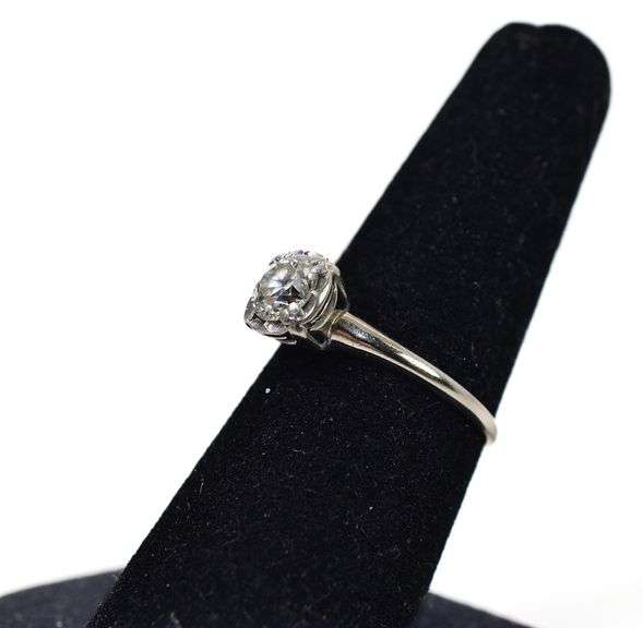 Absolutely Stunning 14K White Gold Solitiare Diamond Ring