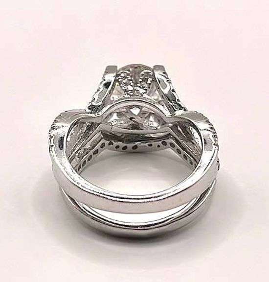 Sparkling 3.25 Ctw VVs1 White Fire Moissanite 2 Band Engagement Ring