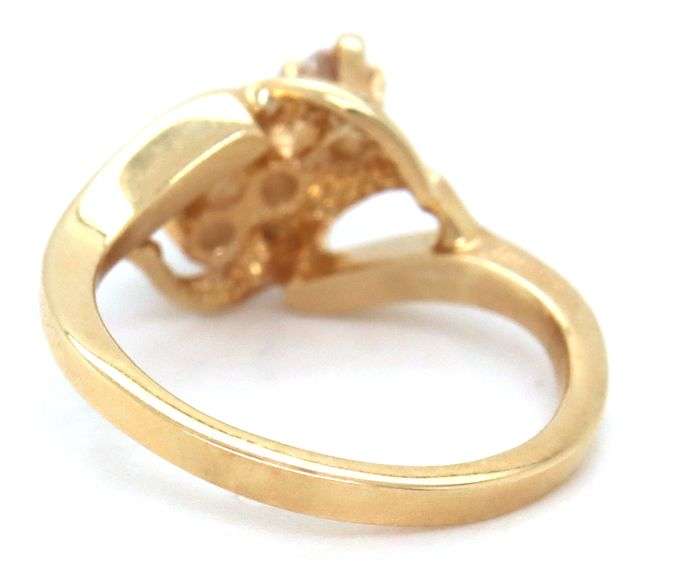 Glittering 14K YG Ring with 3 Diamonds