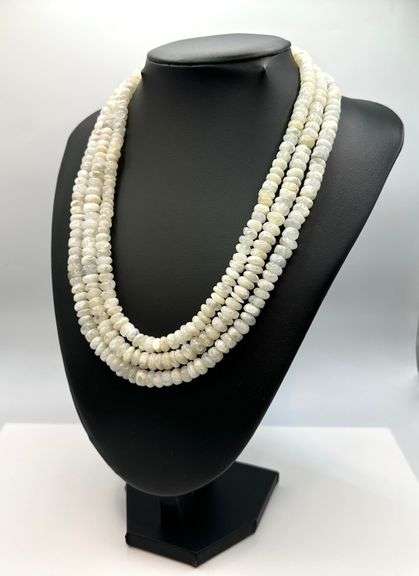 Natural Large 844 Cttw Mined From The Earth Luminisent Moonstone Necklace