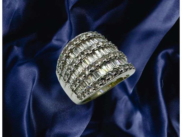 Sparkling 14 Kt White Plate 17.5 Cttw CZ Ring