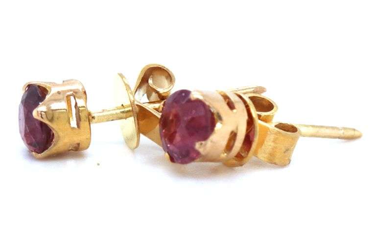 19kt Yellow gold 1ctw ruby stud earrings