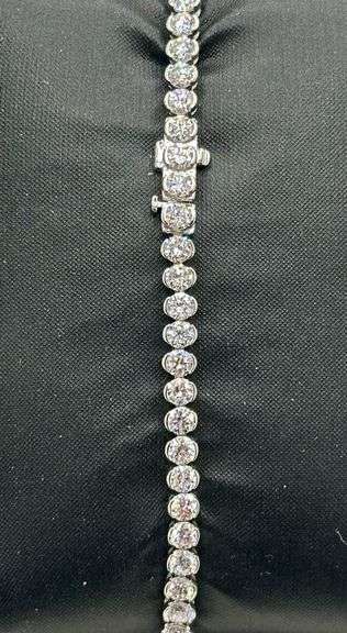 Stunning 5.51 CTTW Colorless Conflict Free Lab Diamond Tennis Bracelet in 14KT Gold, VS1