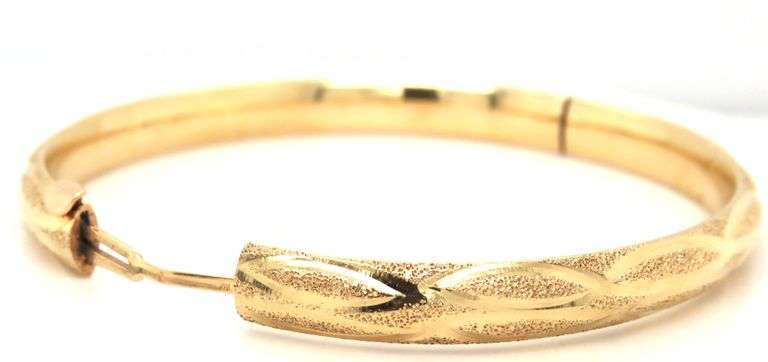Popular 14K YG Etched Opening Bangle