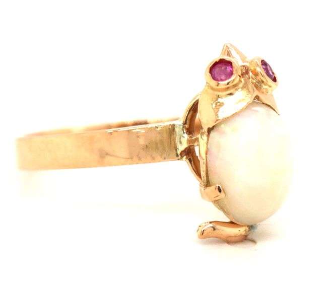 18kt Yellow gold Opal mouse ring