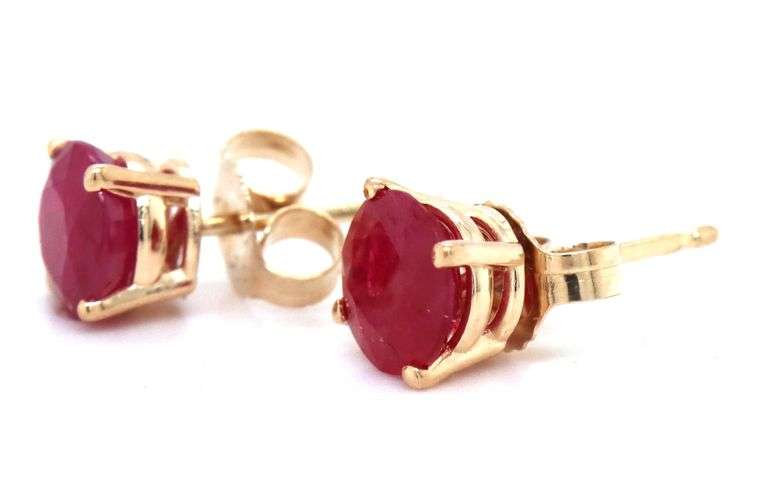 14kt Yellow gold round ruby stud earrings