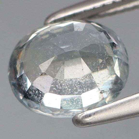 Striking 1.70ct platinum blue UNTREATED Sapphire!!!