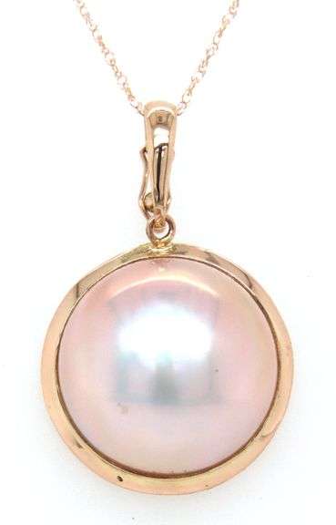 14kt Yellow gold mabe pearl pendant on chain
