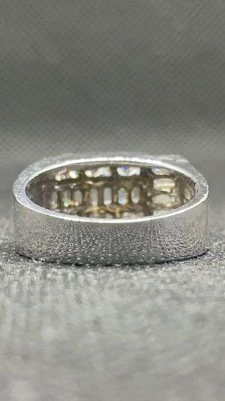 STUNNING BAGUETTE THREE ROW 14K WHITE GOLD RING