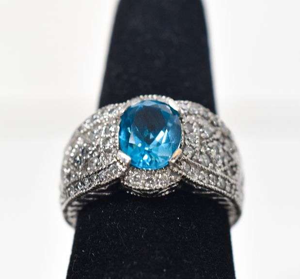 Sparkling 14K White Gold Blue Topaz Gemstone Ring with Diamond Accents