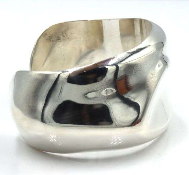 Gucci Free-Form wave bangle bracelet
