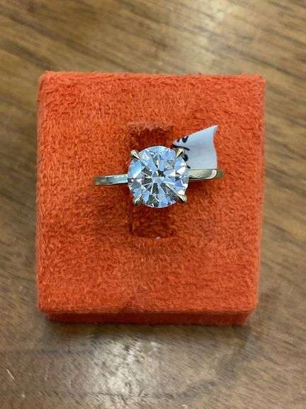 BRAND NEW Ladies 14K White Gold Round Brilliant Diamond Solitaire Engagement Ring