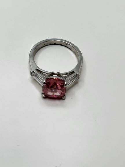 Very High Quality Platinum 2.68 Carat Certified Fancy Vivid Pink Lab Diamond Ring