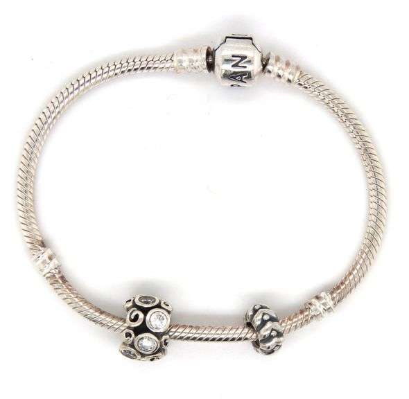 925 Sterling silver Pandora bracelet with 2 charms