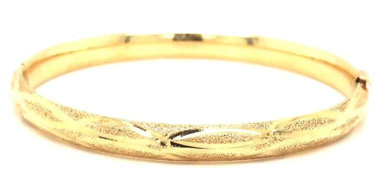 Popular 14K YG Etched Opening Bangle