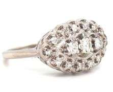 Vintage diamond oval ring in white gold