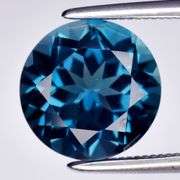Top London blue! 3.15ct 8.8mm VS grade Brazilian Topaz solitaire!