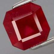 Attention grabbing! 5.10ct rich blood red Ruby from Mozambique!