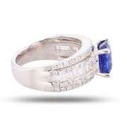 PLATINUM BLUE SAPPHIRE AND DIAMOND RING 5.26 C.T.W.
