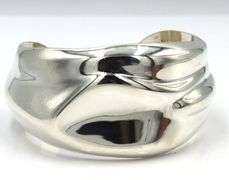 Gucci Free-Form wave bangle bracelet