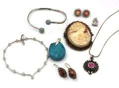 Vintage 925 sterling silver group of mixed jewelry