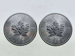 (2) 2014 Canadian Silver Maples, Leaf Privy - 1 Oz. Silver