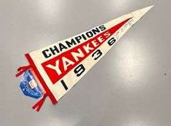 Joe DiMaggio HOF Yankees Signed/Auto pennant 1936