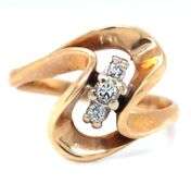 Stylish 14K YG Swirl Ring with Diamonds